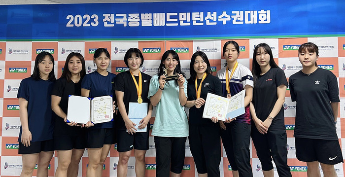 화순군청팀, 전국배드민턴대회서 메달 3개