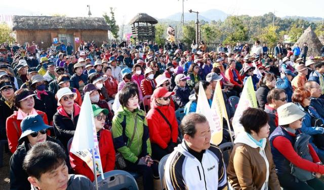 고인돌 공원서 화순군수배 등산대회